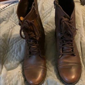 Steve Madden short brown boots